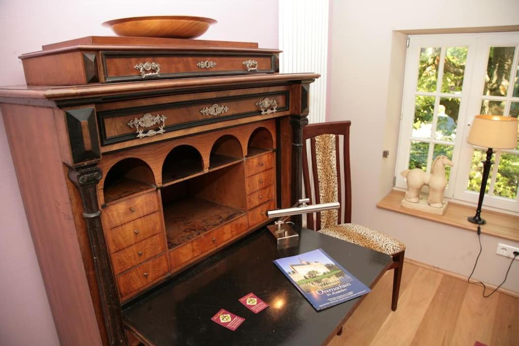 Haus Keppelborg: Zi Antonia Mit Kirchplatzblick Apartman Heek Kültér fotó